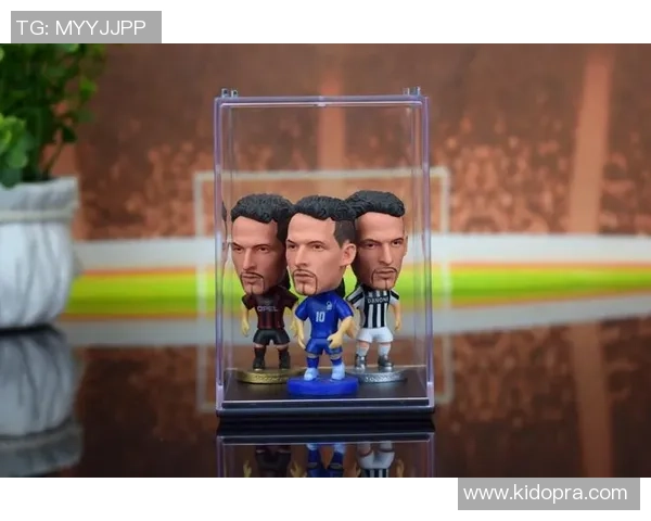 足球明星手办关节可动设计解析与收藏价值探讨